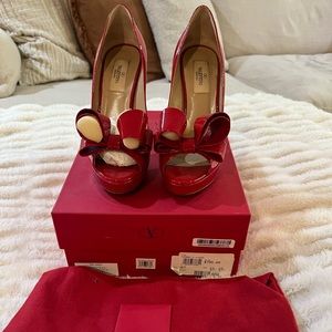 Valentino Patent leather bow pumps